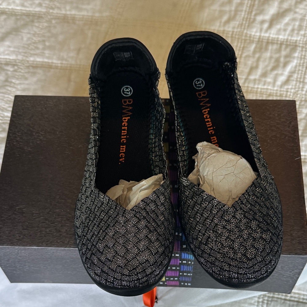 Bernie Mev Black Woven Stretch Flats Womens Size 37 NEW W/ Dust Bag - Picture 2 of 6